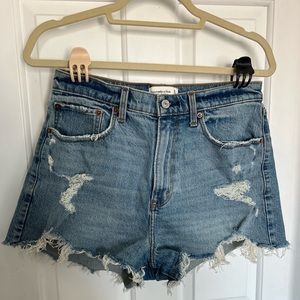Abercrombie curve love mom shorts